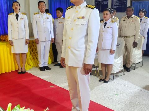 พิธีมอบพระบรมฉายาลักษณ์พระบาทสมเด็จพระเจ้าอยู่หัวฯ