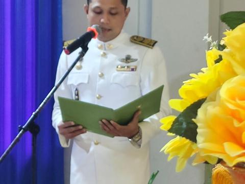 พิธีมอบพระบรมฉายาลักษณ์พระบาทสมเด็จพระเจ้าอยู่หัวฯ