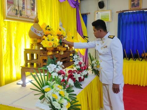 พิธีมอบพระบรมฉายาลักษณ์พระบาทสมเด็จพระเจ้าอยู่หัวฯ